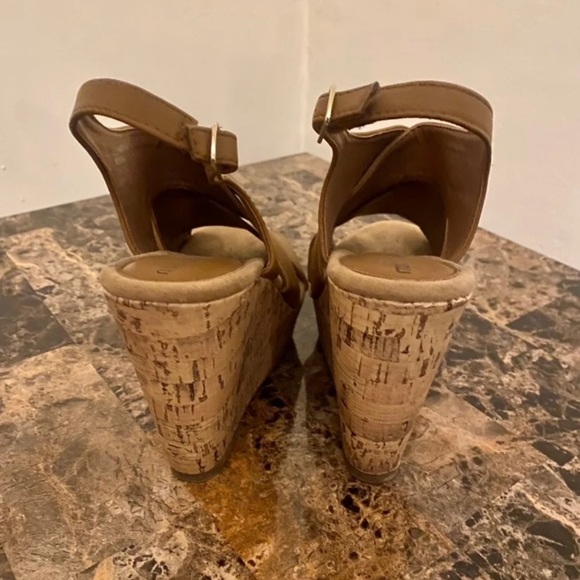 Sandals - Picture 2 of 5